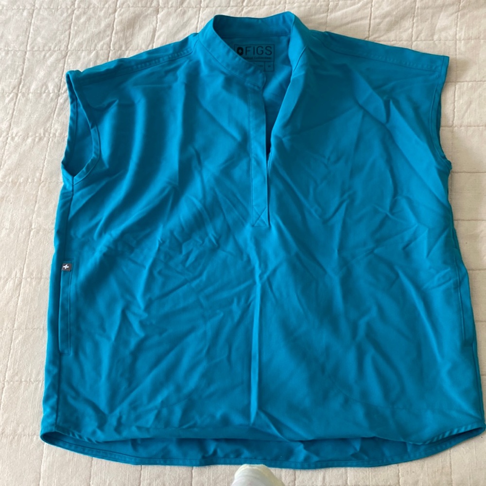Figs Turquoise Rafaela Scrub Top, size M